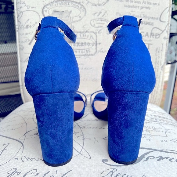 Y-not? Cobalt Blue Gold Chain High Heels (Never Worn) - Picture 5 of 9